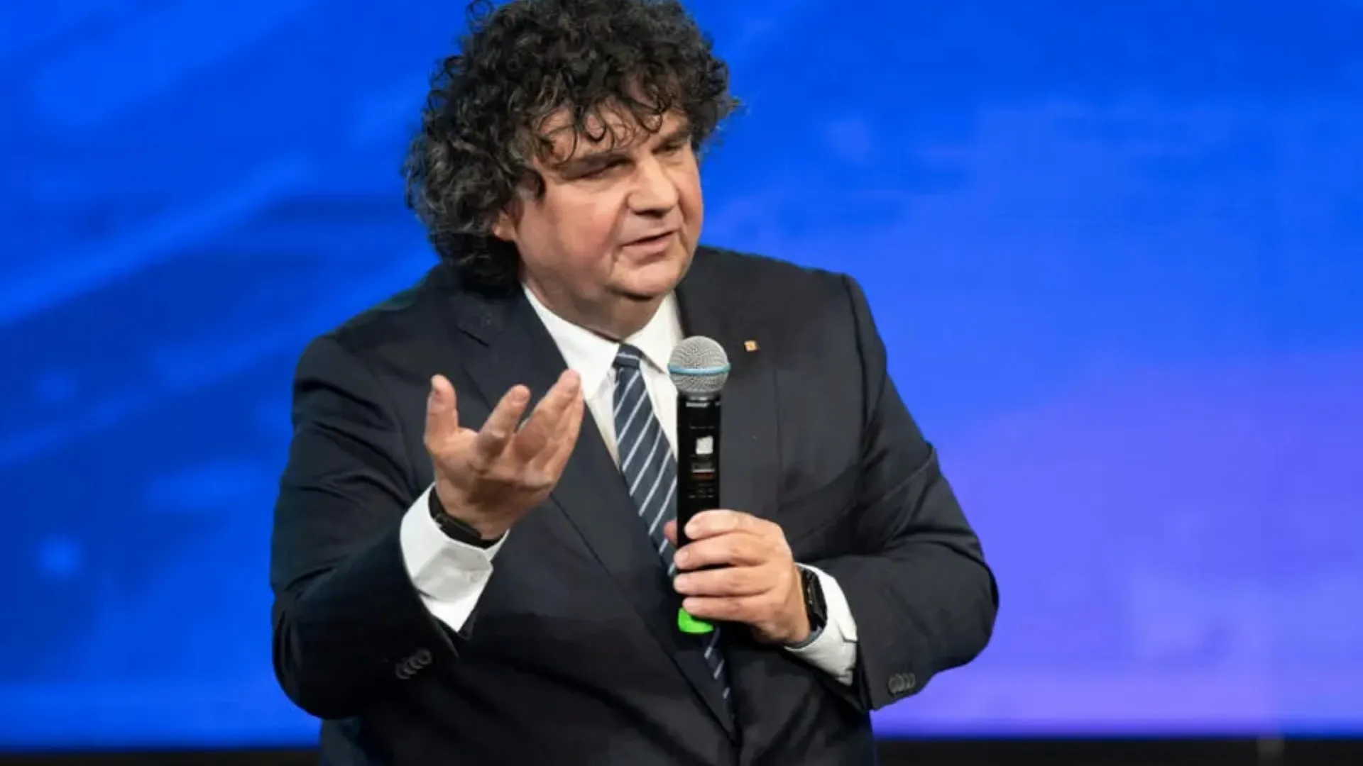 Florin Drăgan, rectorul UPT: „România are nevoie de o strategie națională pentru robotică și roboți umanoizi. Am ratat oportunități importante în dezvoltarea inteligenței artificiale și nu trebuie să repetăm aceeași greșeală”