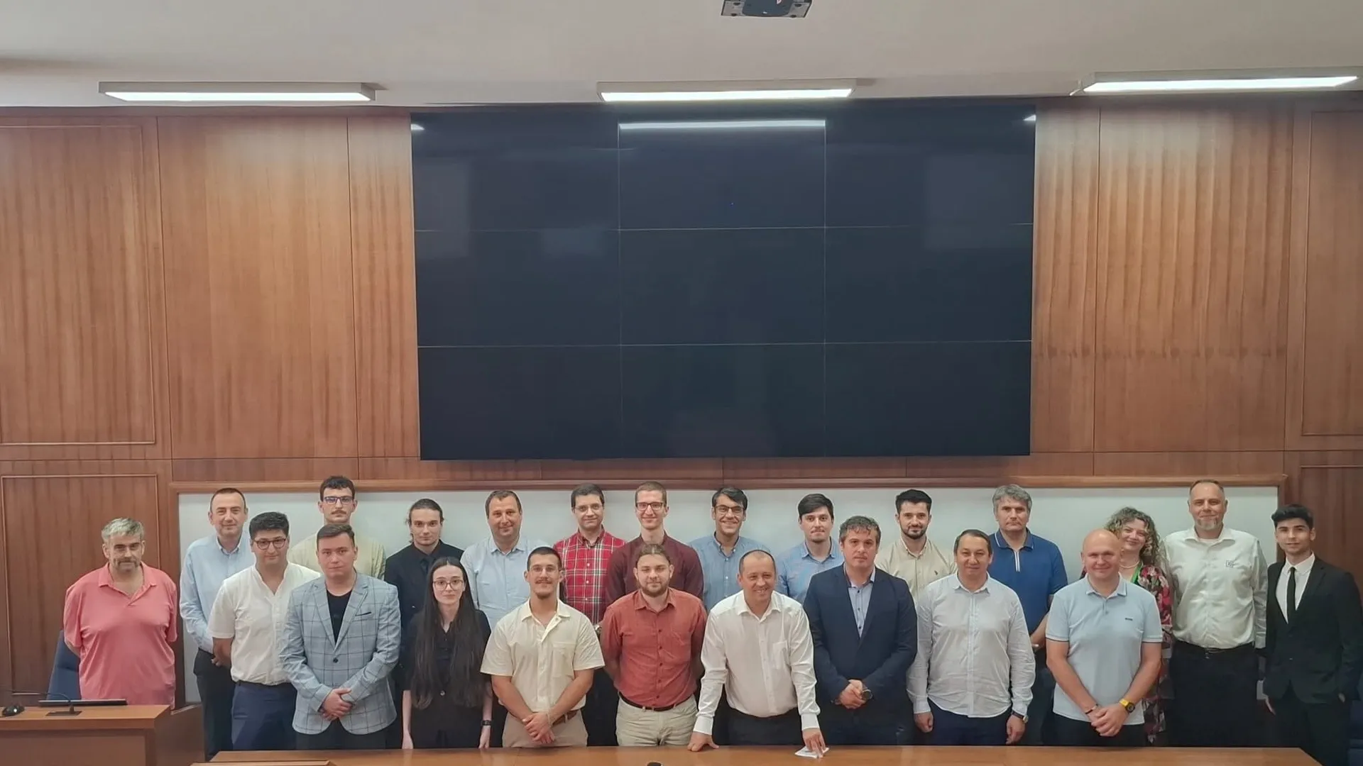 Facultatea de Mecanică a UPT își conectează studenții cu industria: cele mai bune proiecte de diplomă, evaluate și premiate de potențiali angajatori