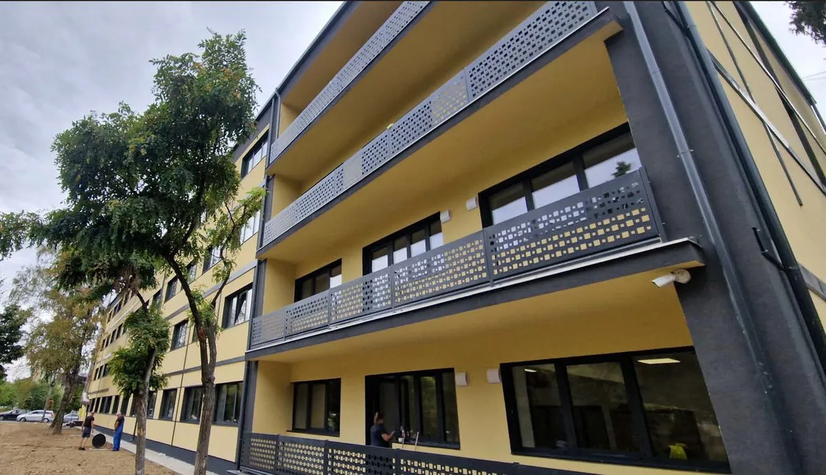 Peste 43 de milioane de lei investiți pentru o viață studențească mai bună și un campus mai sustenabil: patru cămine modernizate la UPT