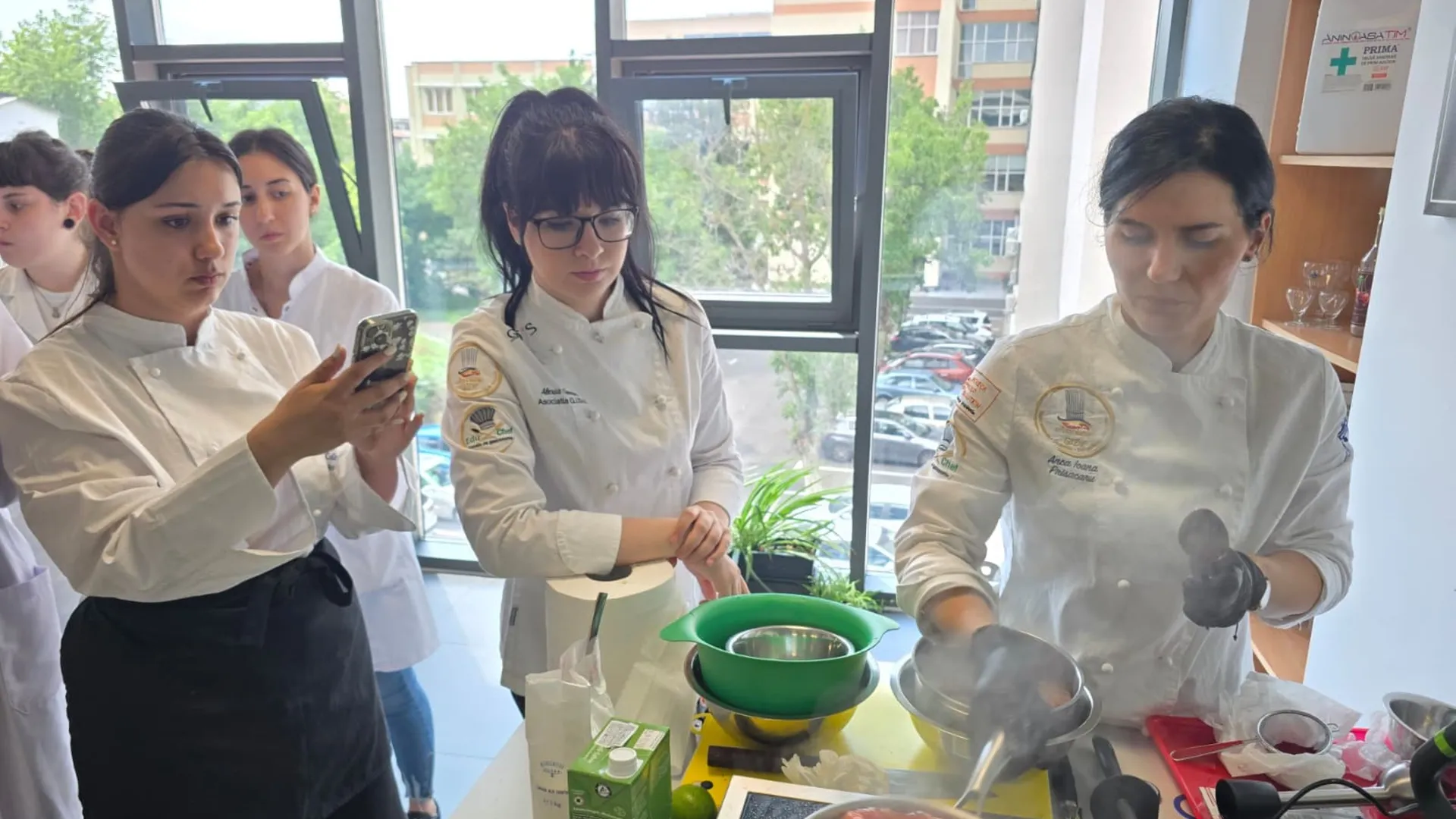 „Gastronomia sub microscop” la UPT: chimia din farfuriile de tip fine dining