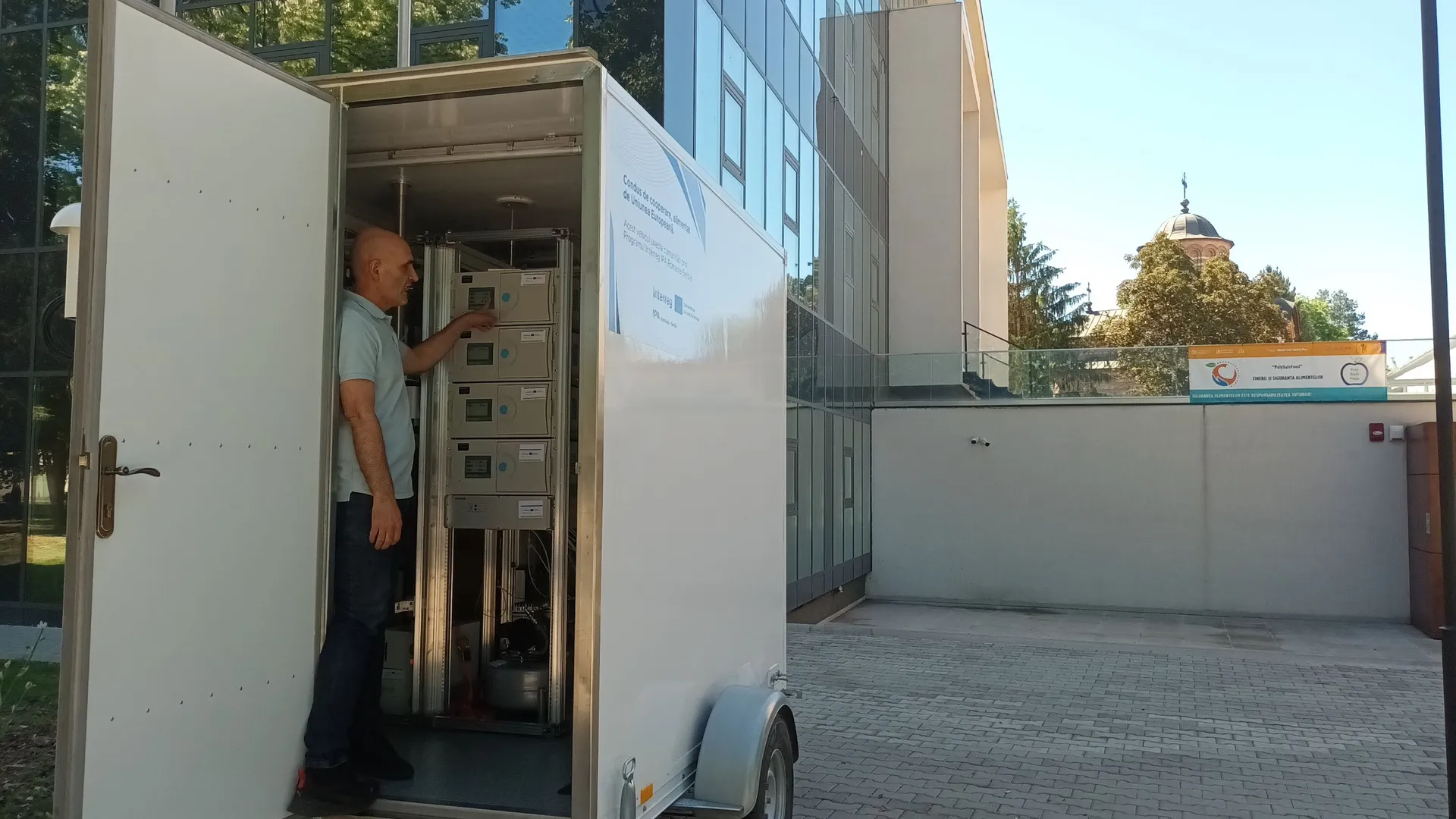 UPT investește în soluții concrete: laborator mobil și echipamente de ultimă generație pentru monitorizarea calității aerului